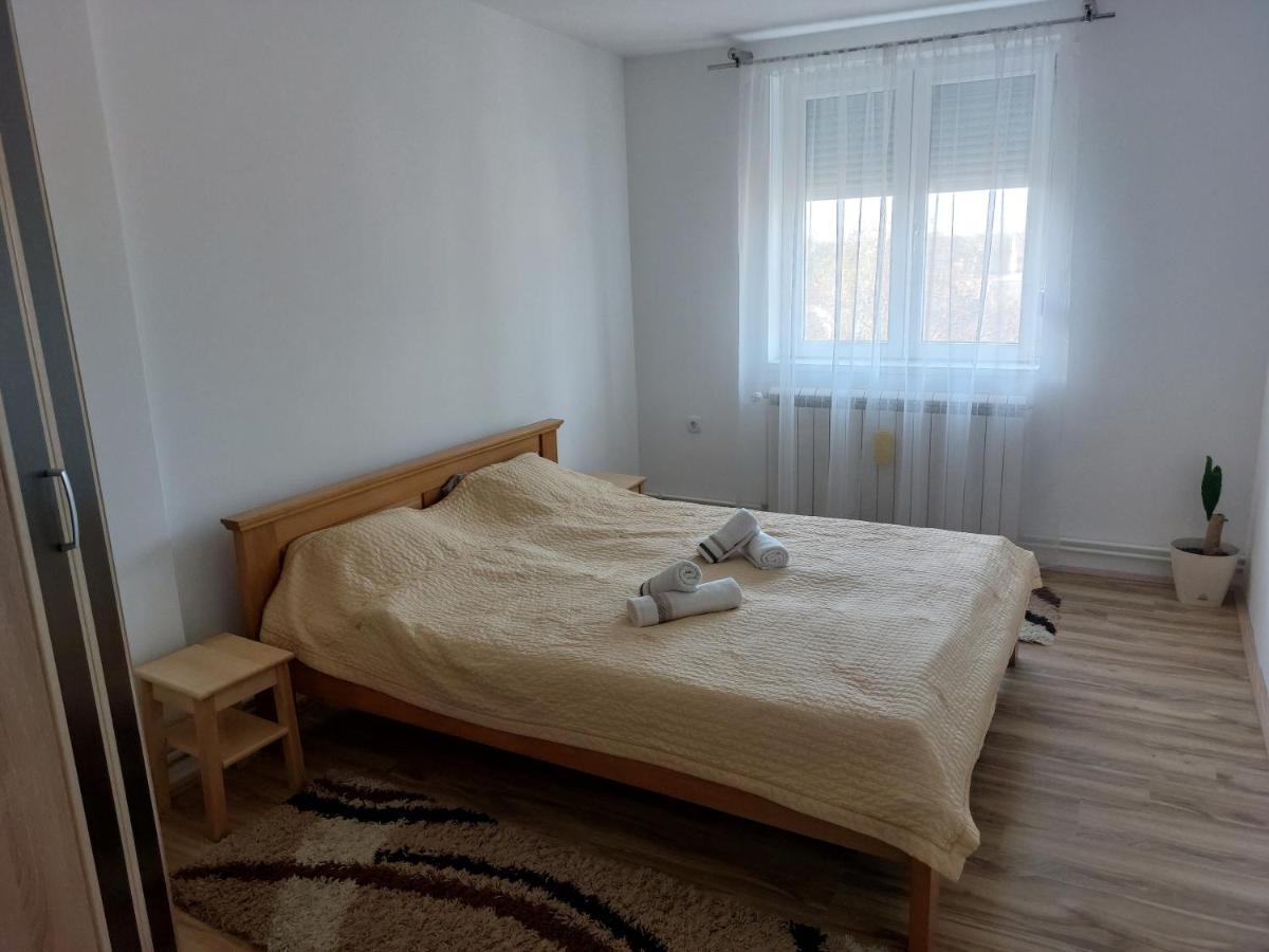 Apartman Centar 스렘스카 미트로비차 외부 사진